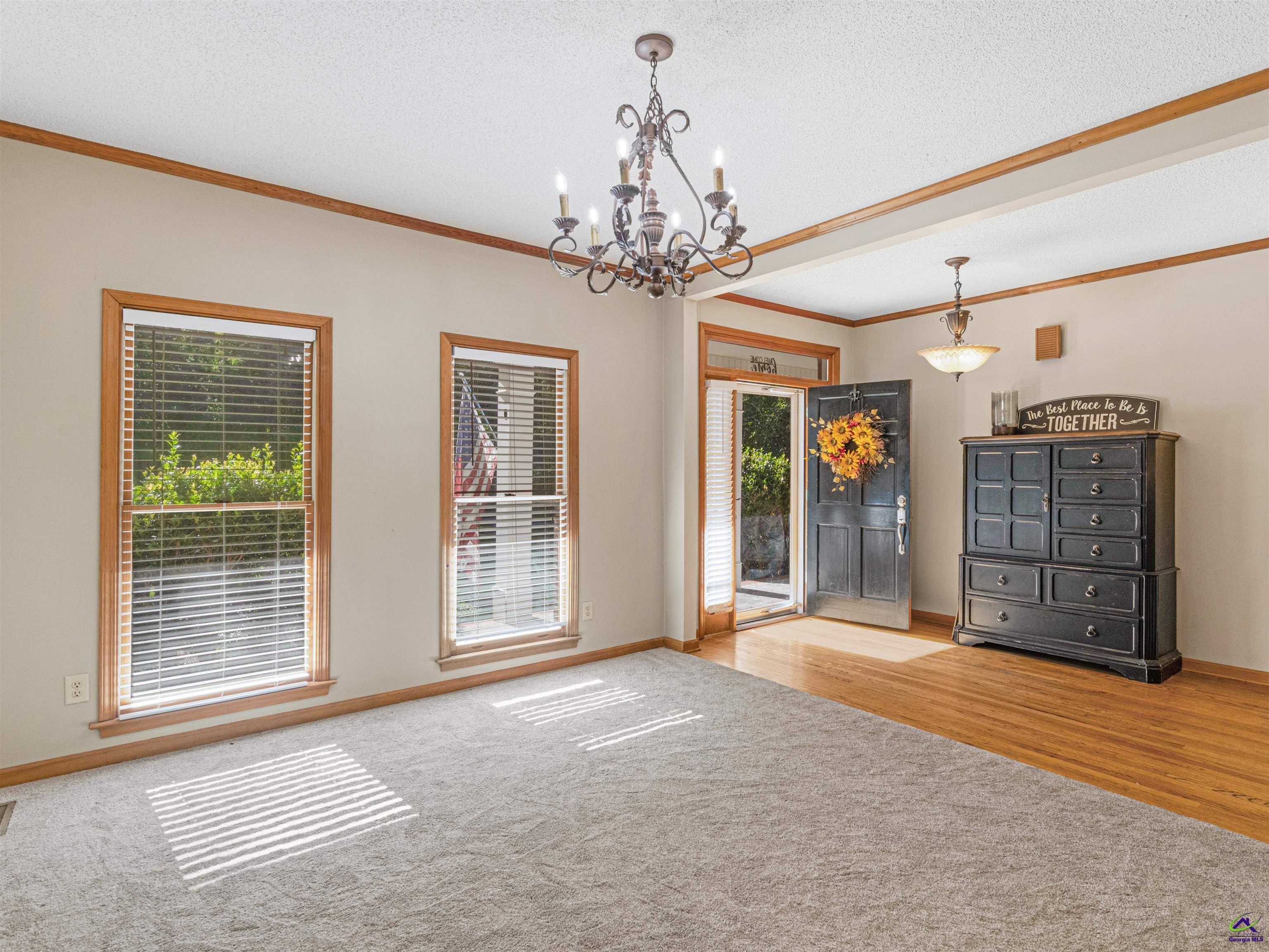 325 Country Side Drive