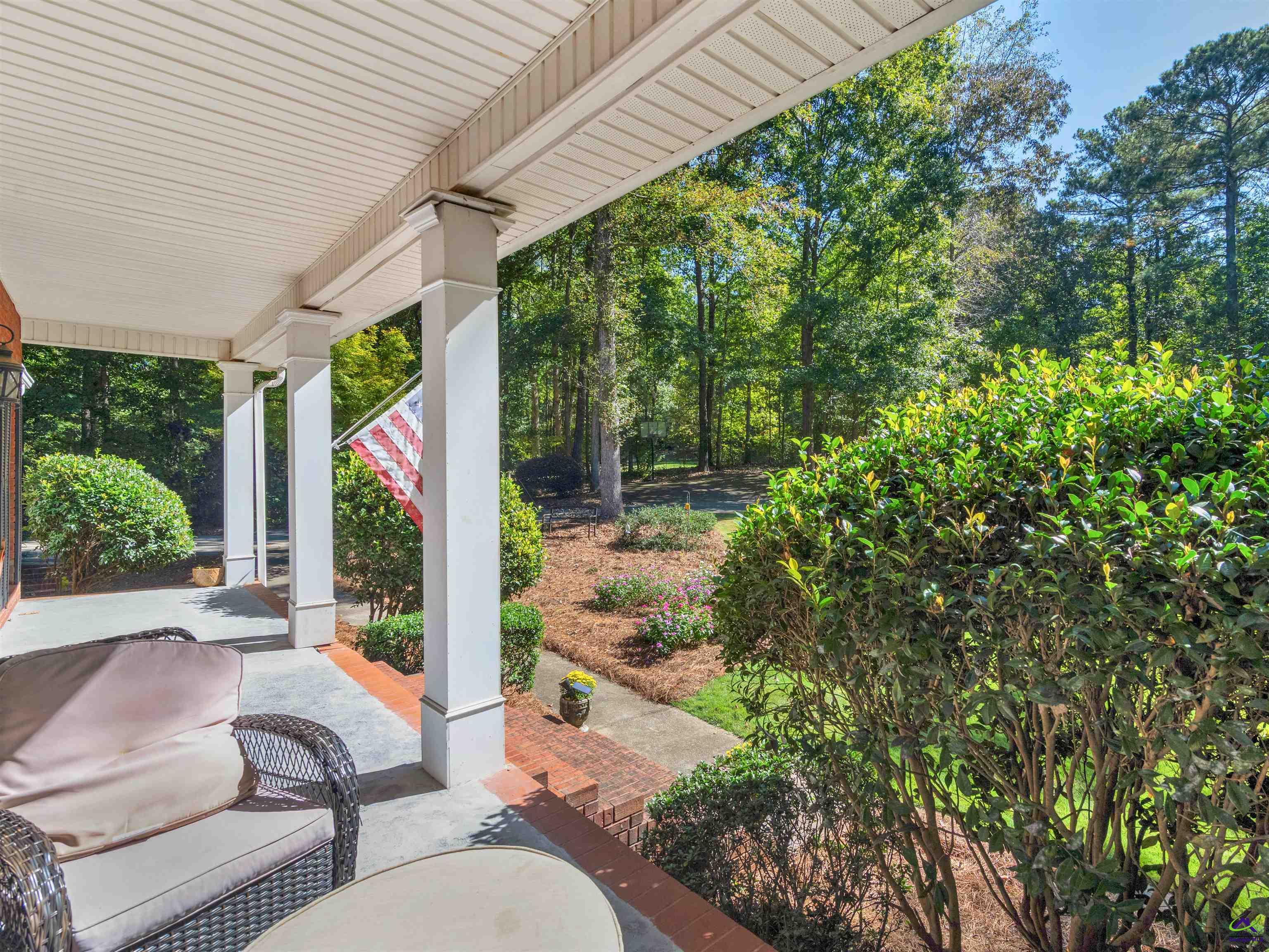 325 Country Side Drive