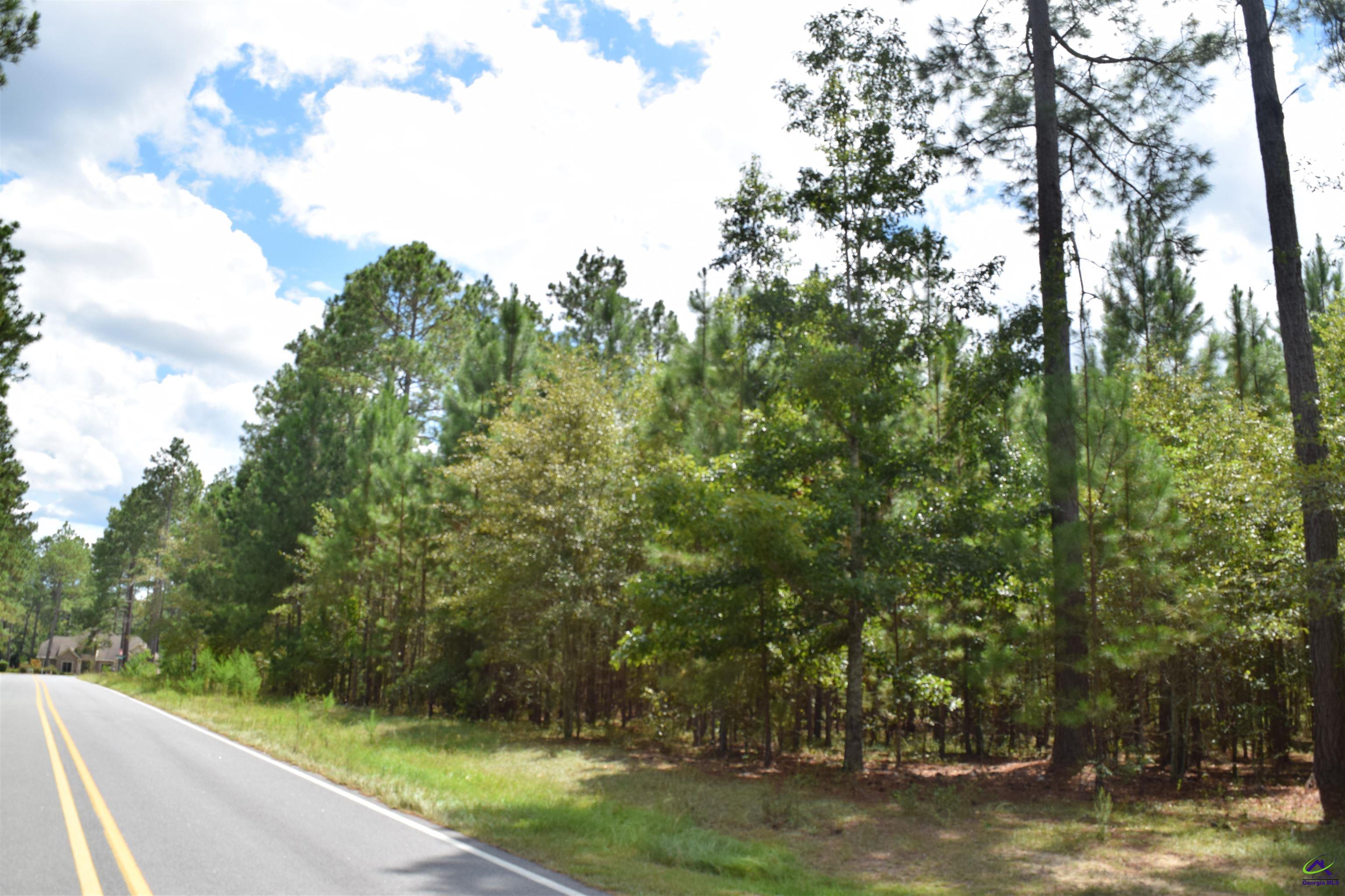 12 Woodlakes Drive