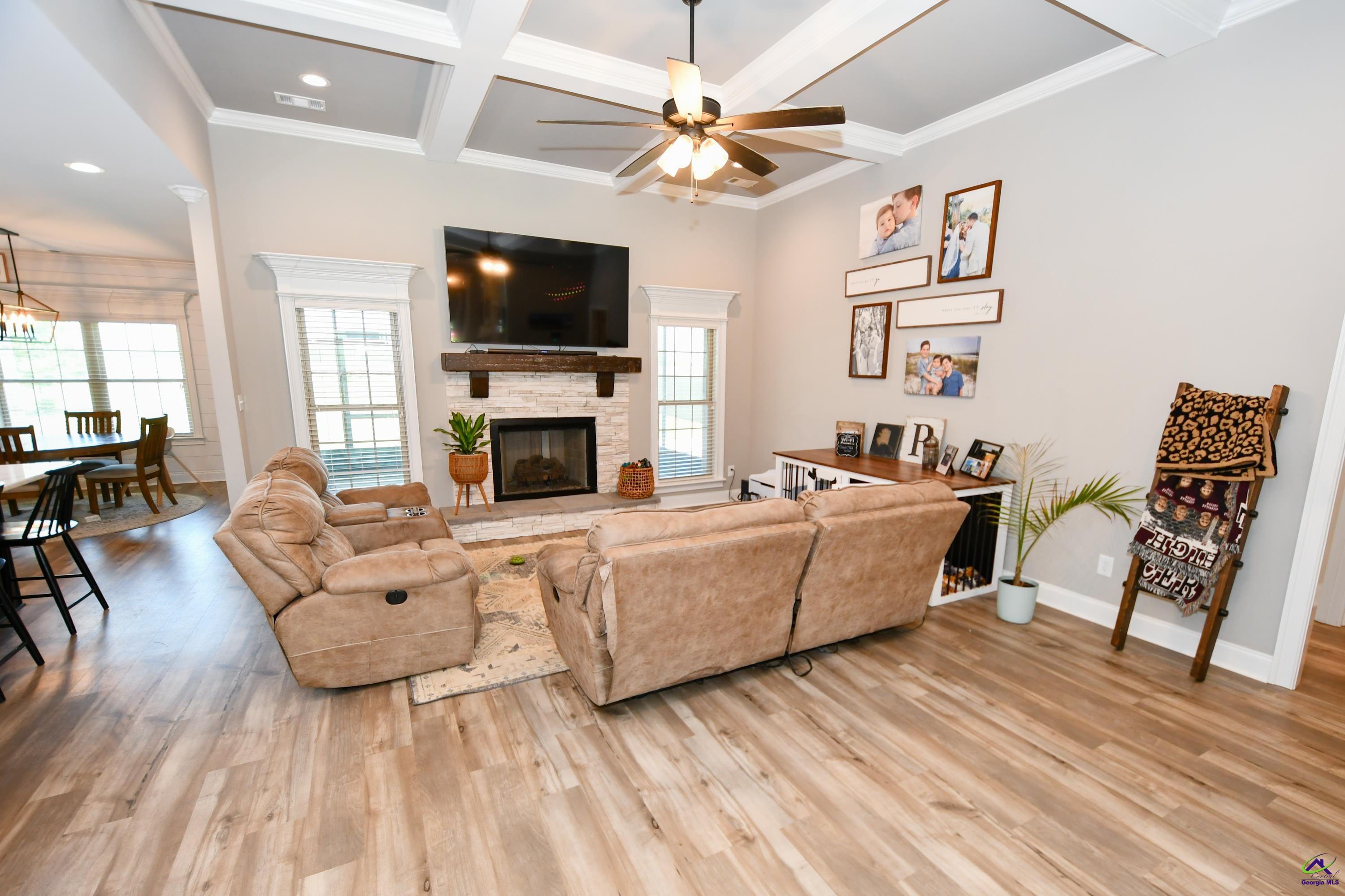 412 Stonegate Trail