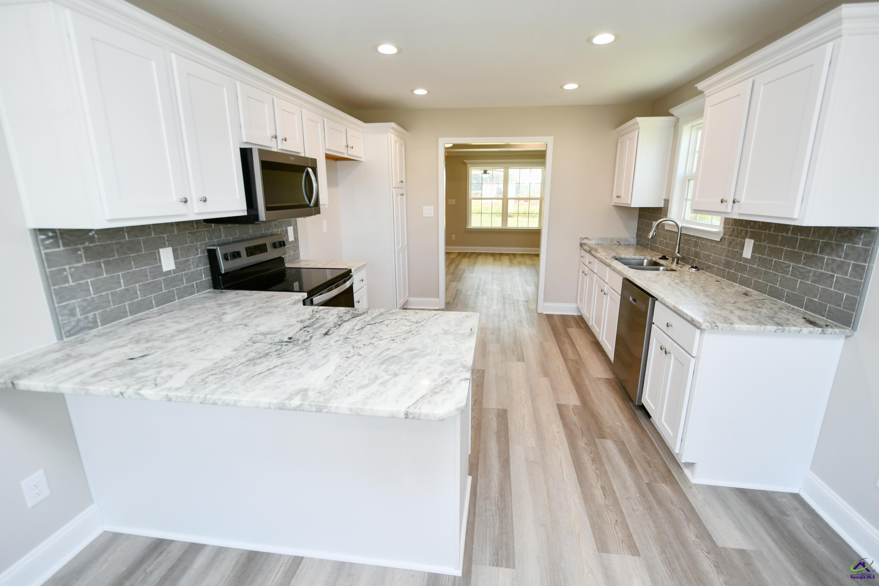 412 Lamplight Drive