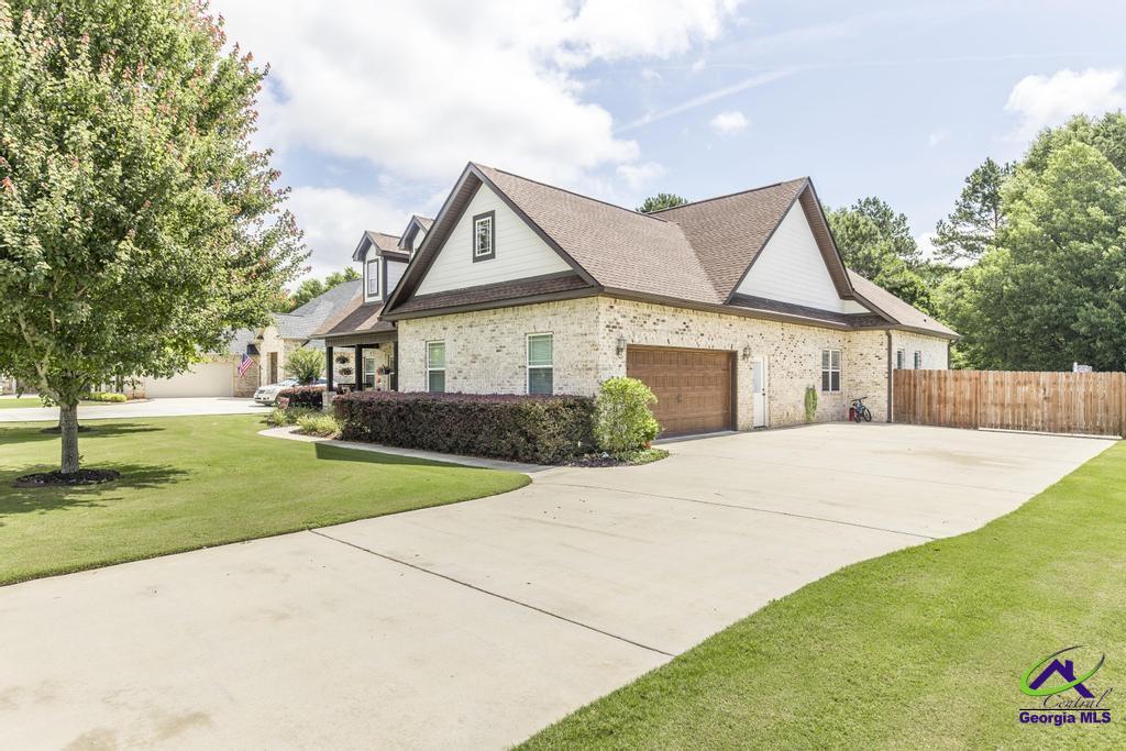 105 Waters Edge Ct