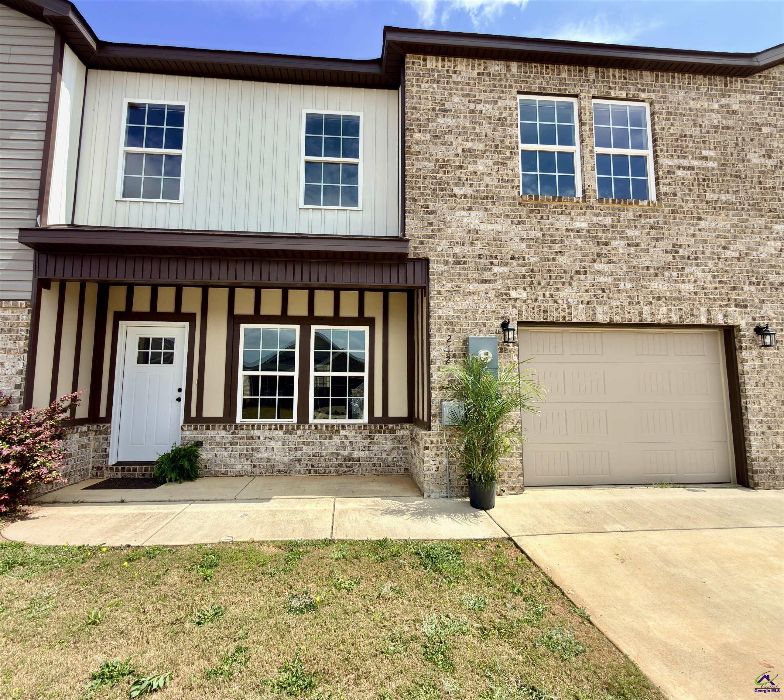 212 Beau Claire Circle