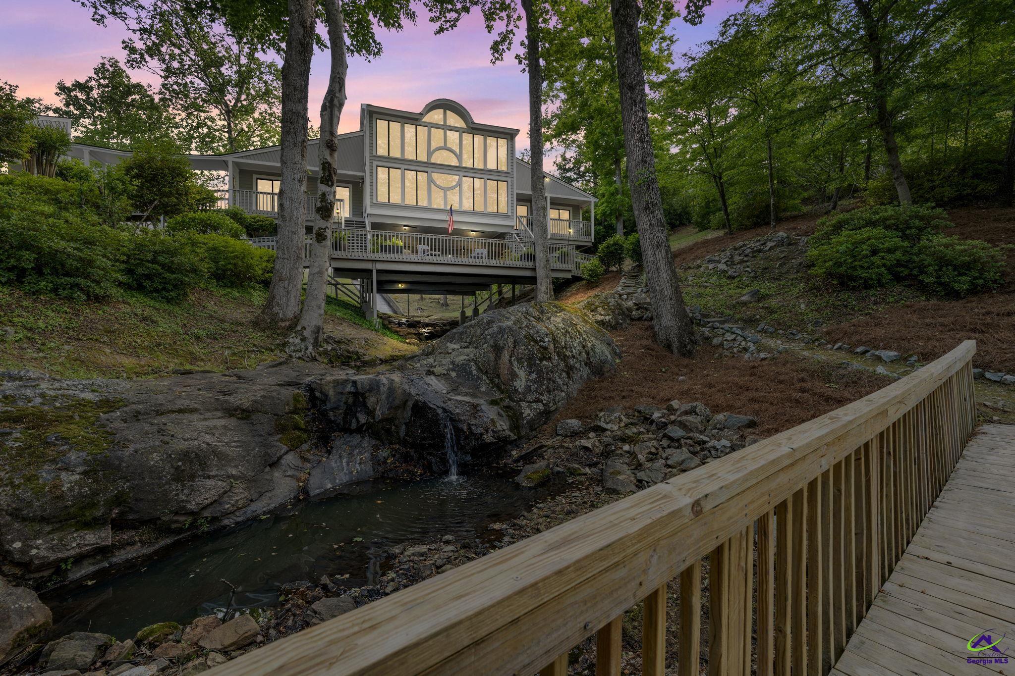 2354 E Gwendale Drive