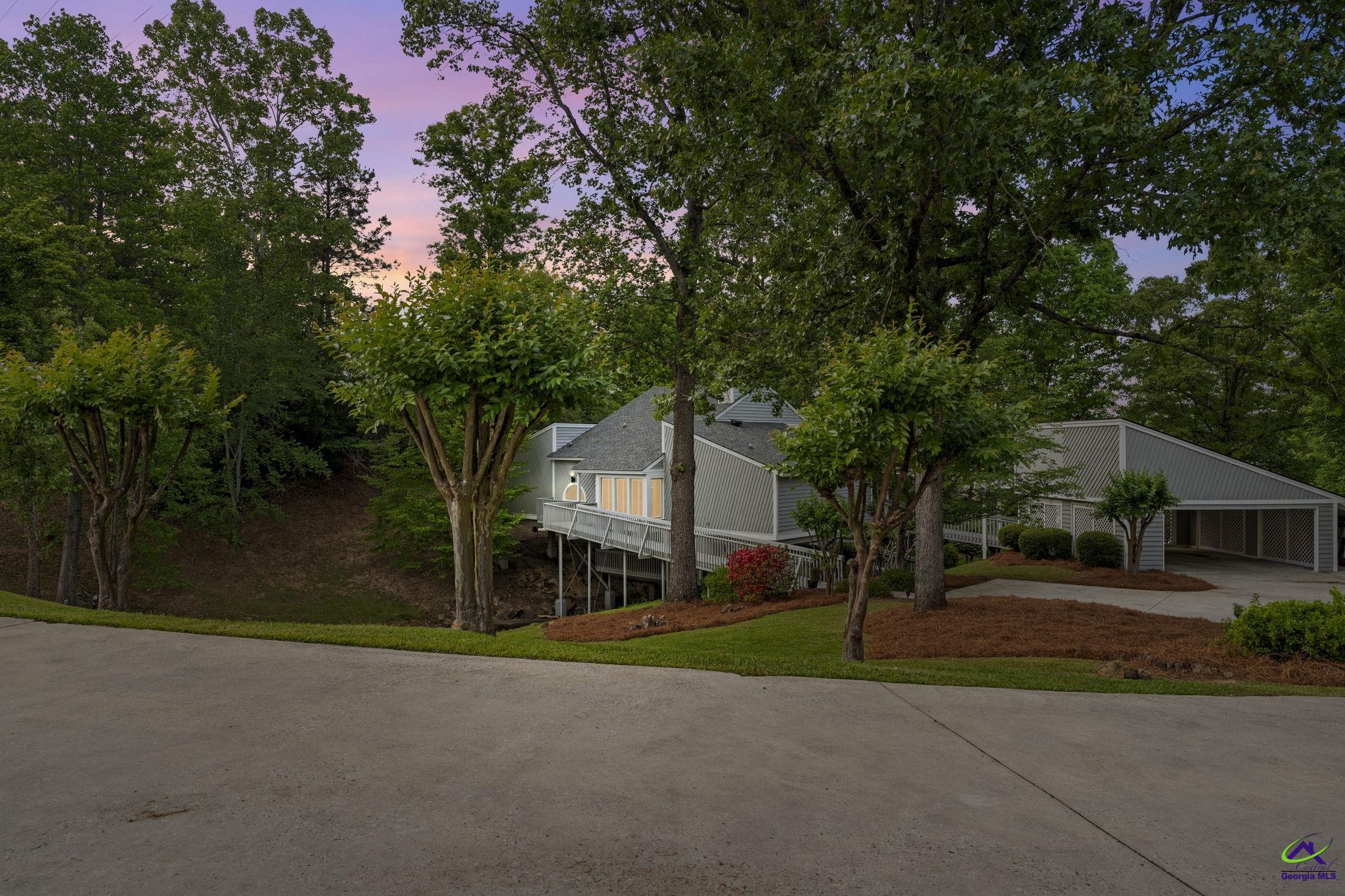 2354 E Gwendale Drive