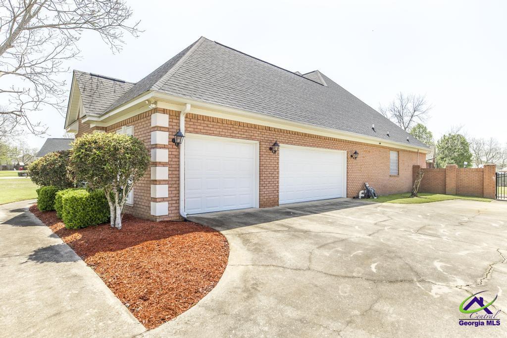 204 Grove Court