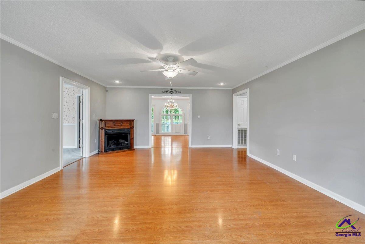 845 Tanglewood Circle