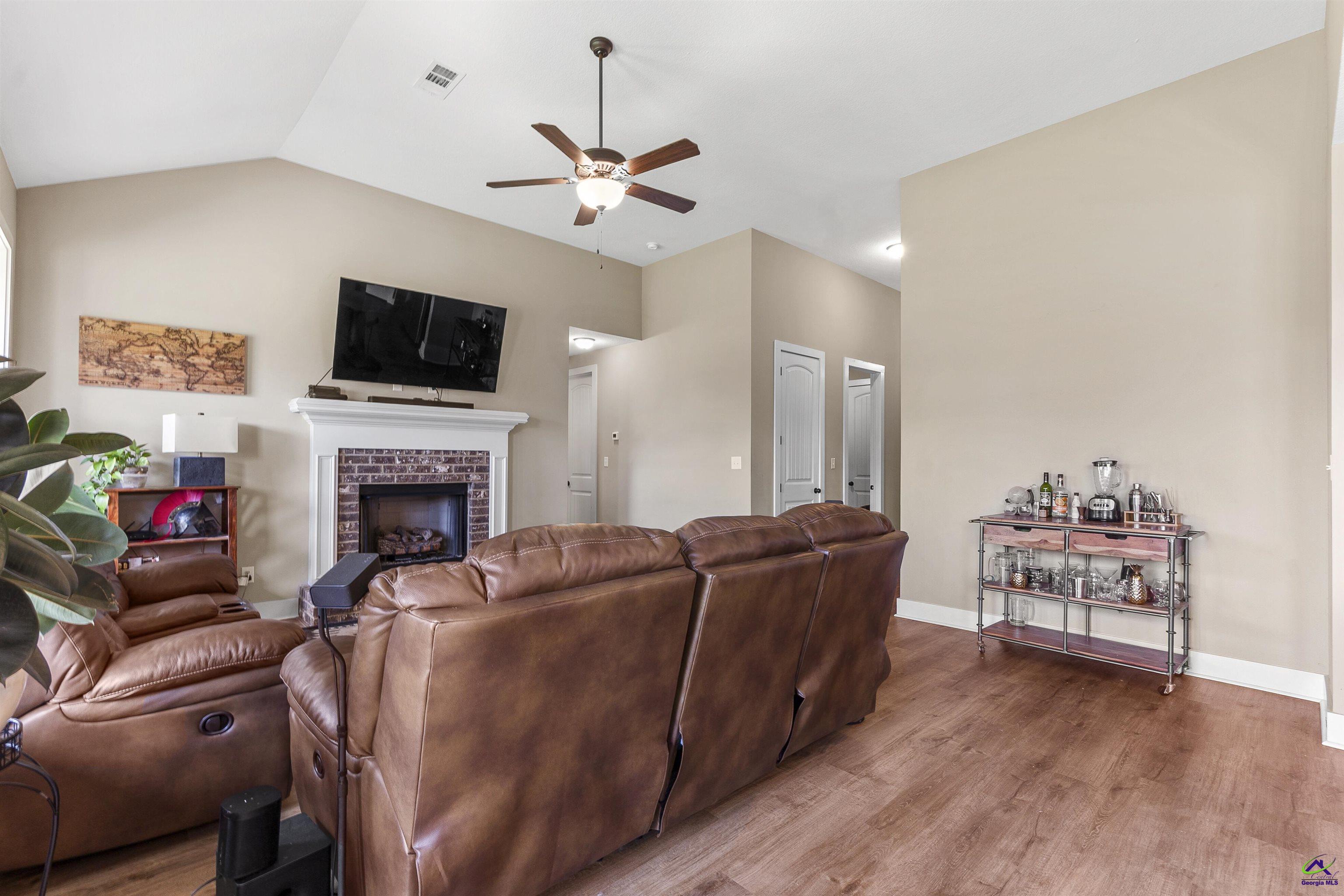 206 Barnyard Way