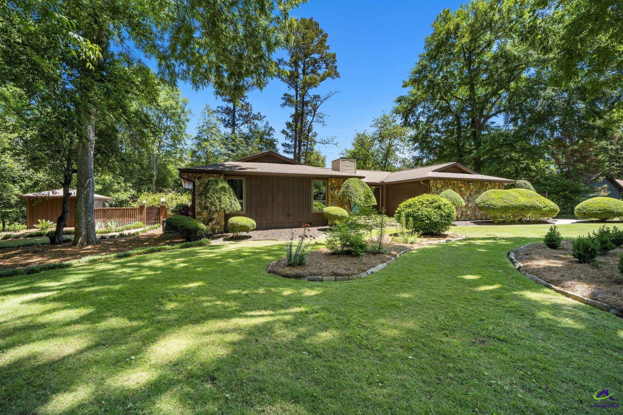 116 South Oaks Lane
