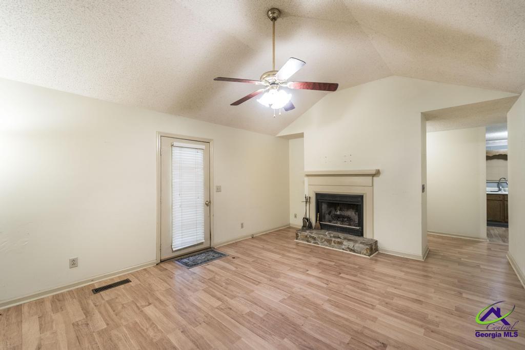 968 Will Scarlet Way