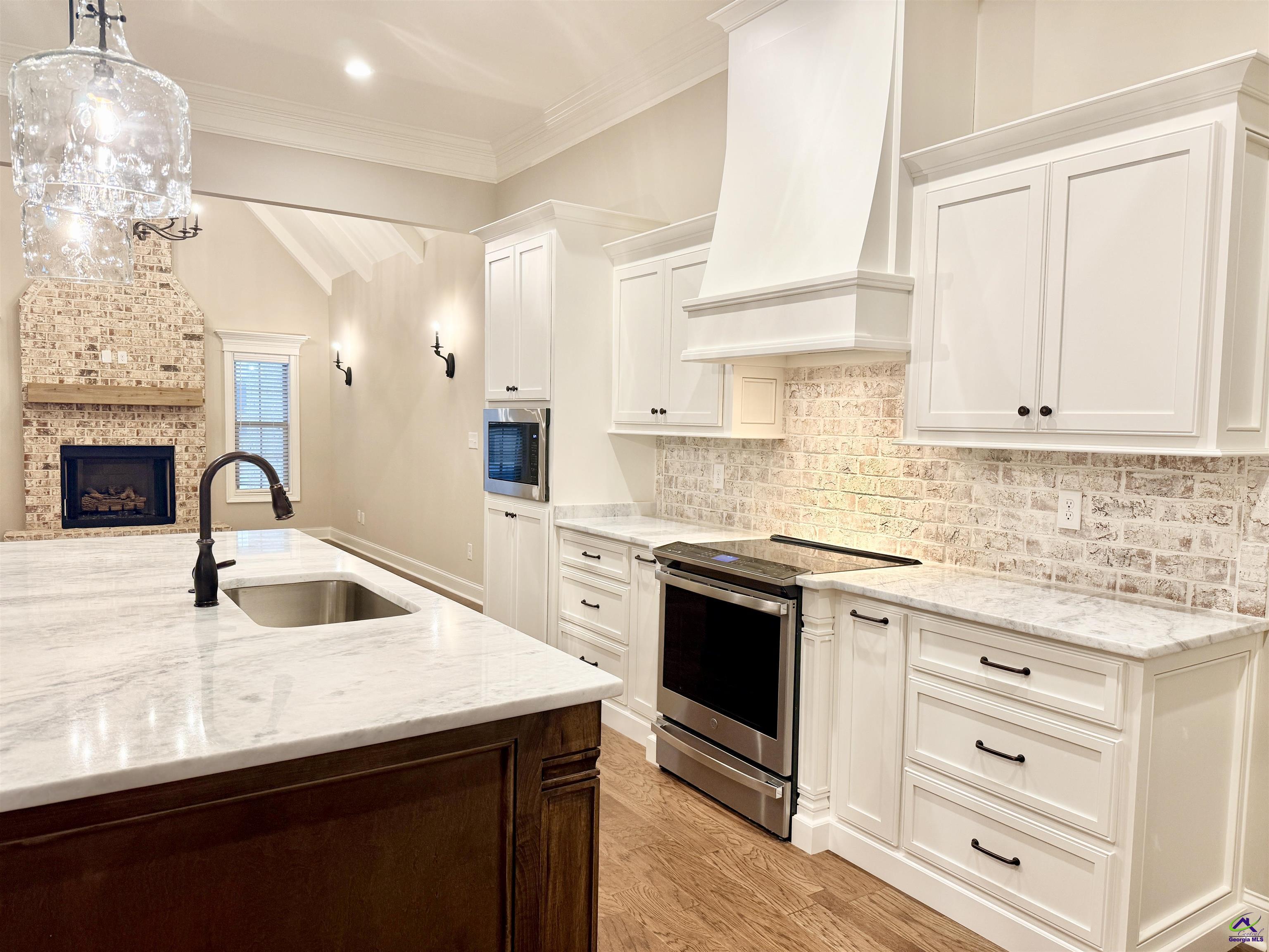 501 Willowbrook Lane