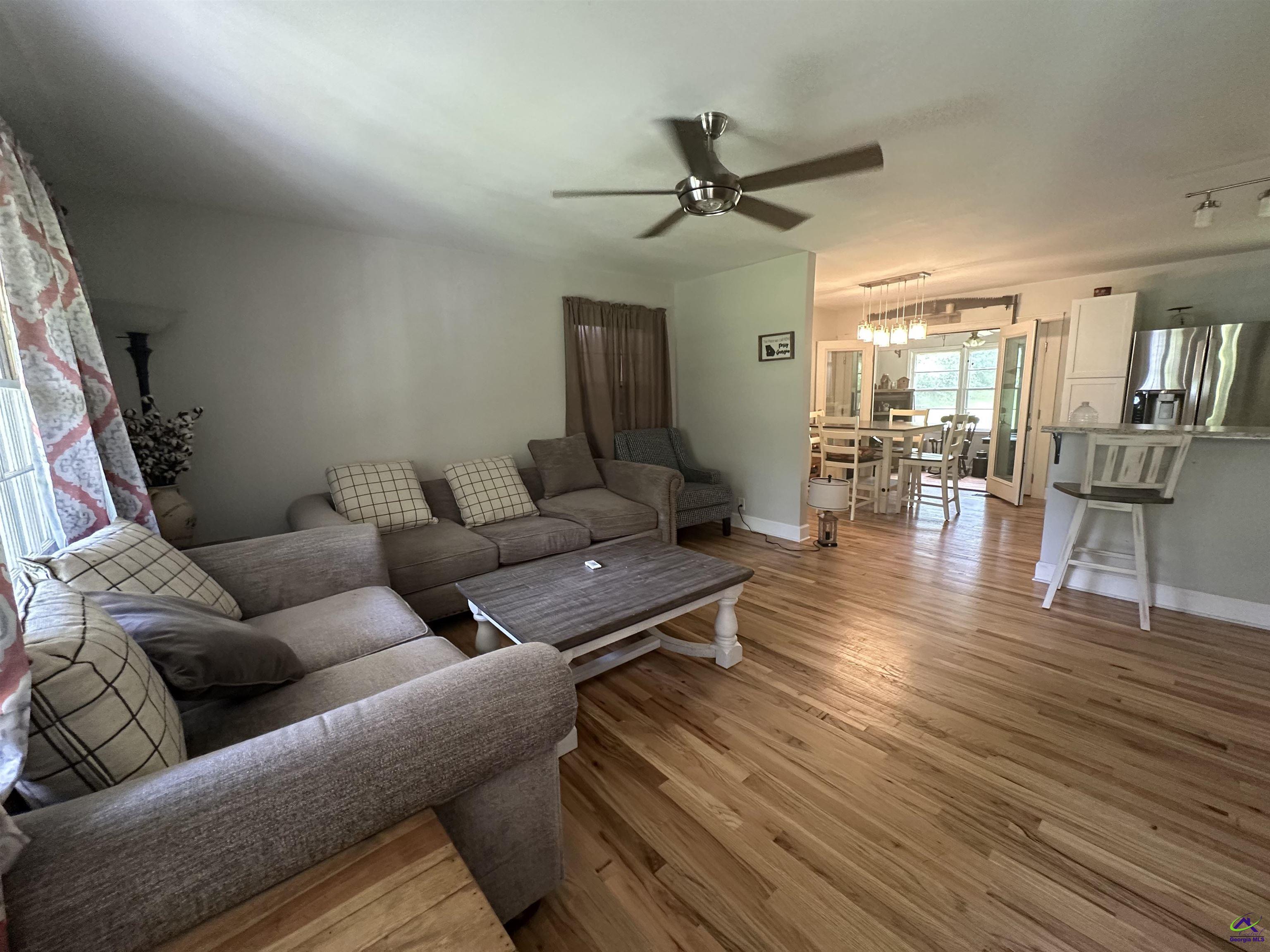 1408 Main St