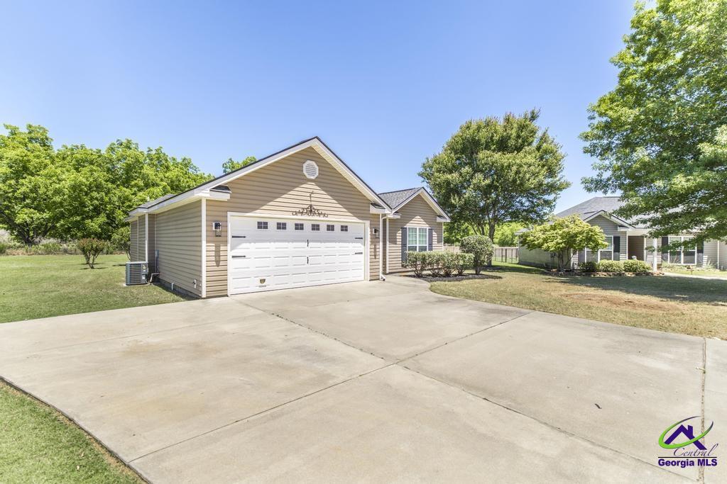 218 Ellington Ct