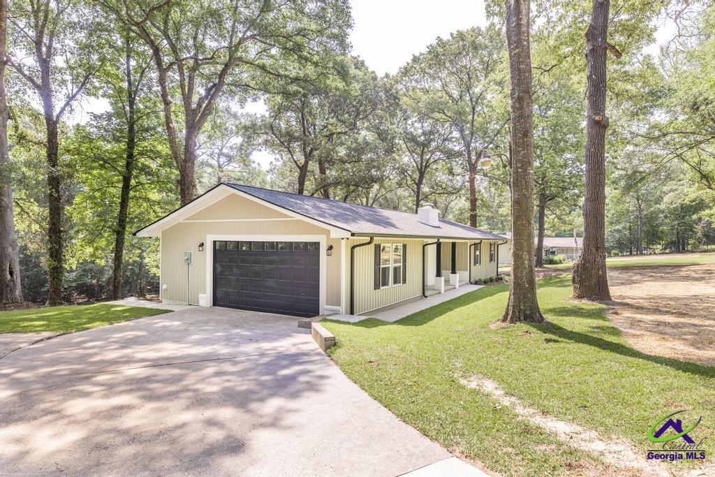 1017 Oak Ridge Dr