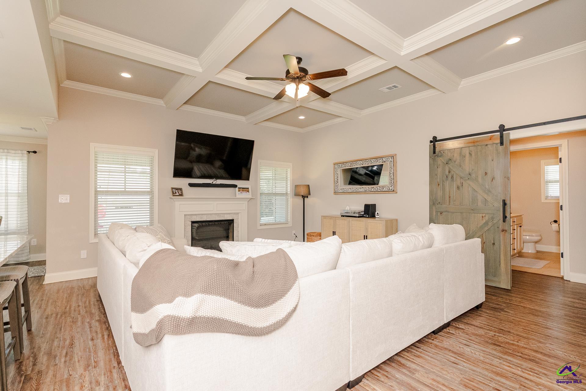 616 Woods Edge way