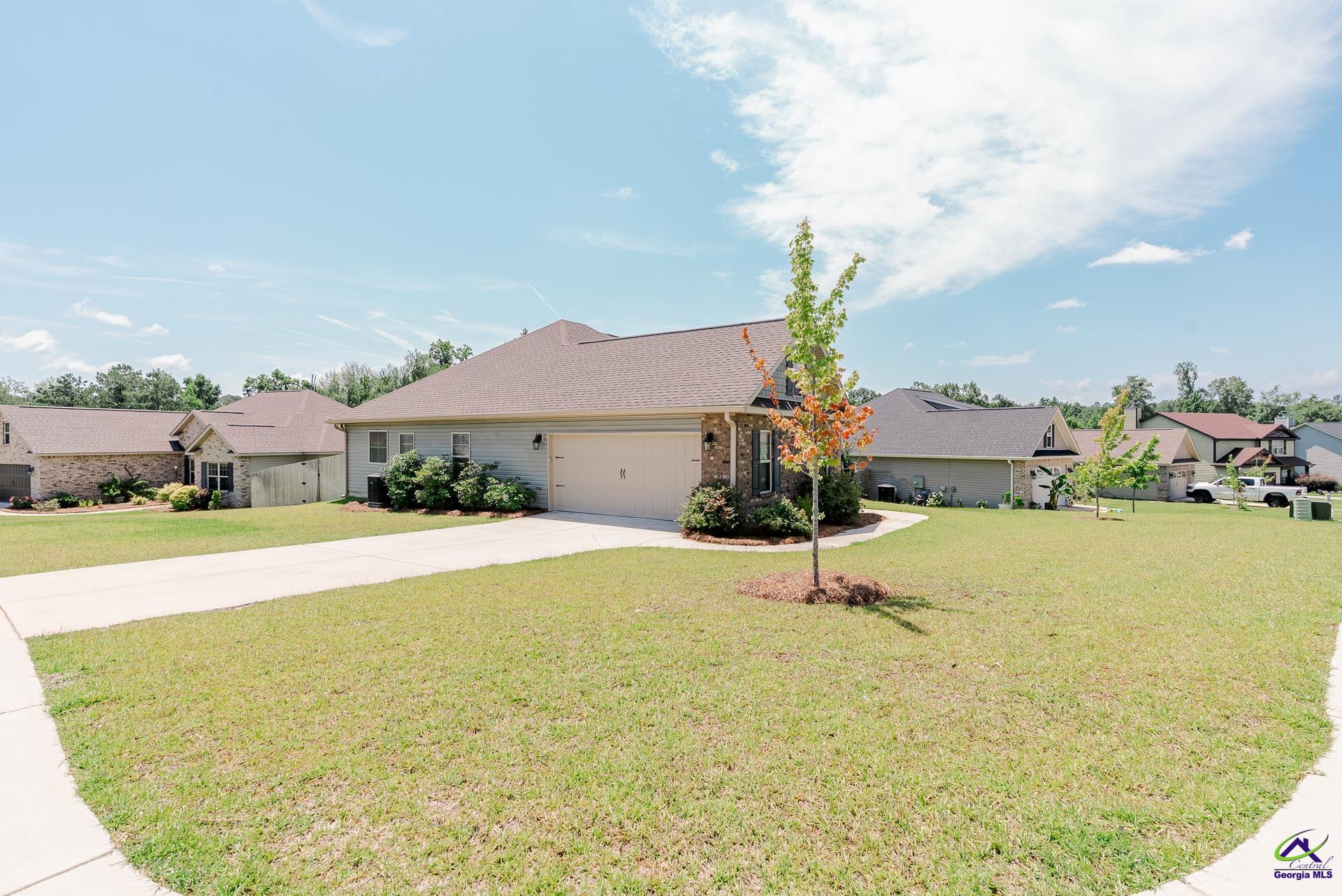 616 Woods Edge way