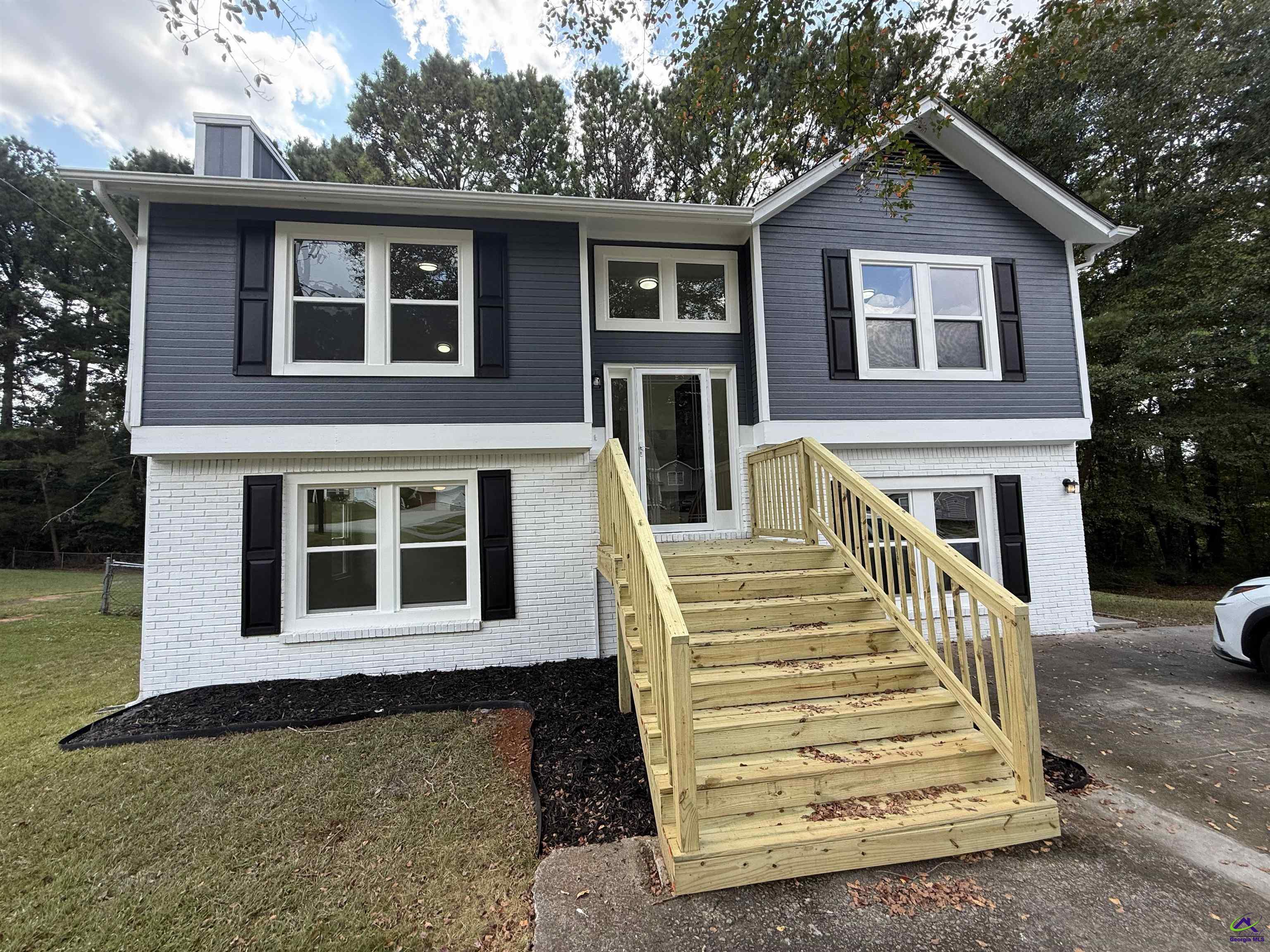 2443 Shoals Terrace