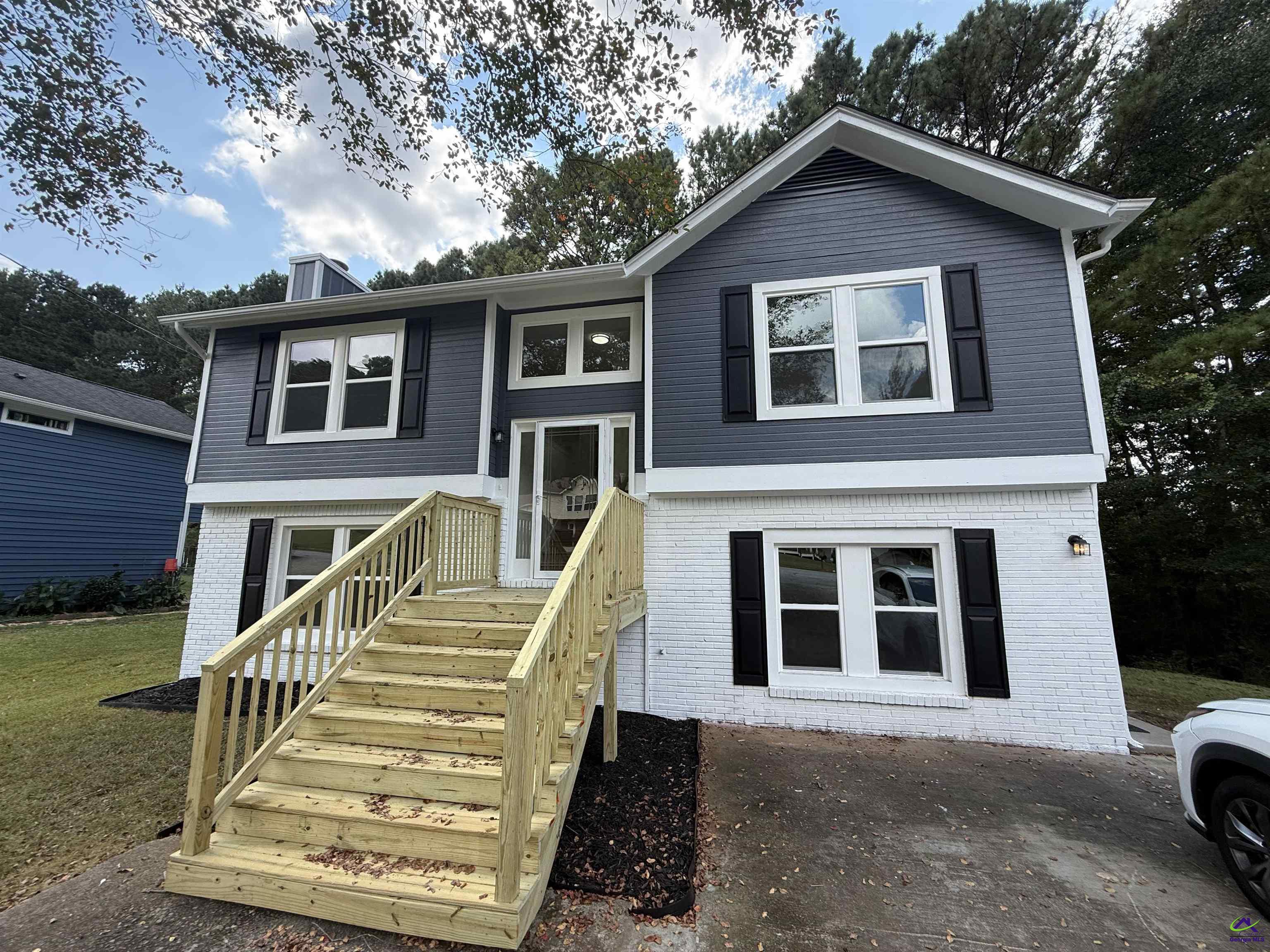 2443 Shoals Terrace