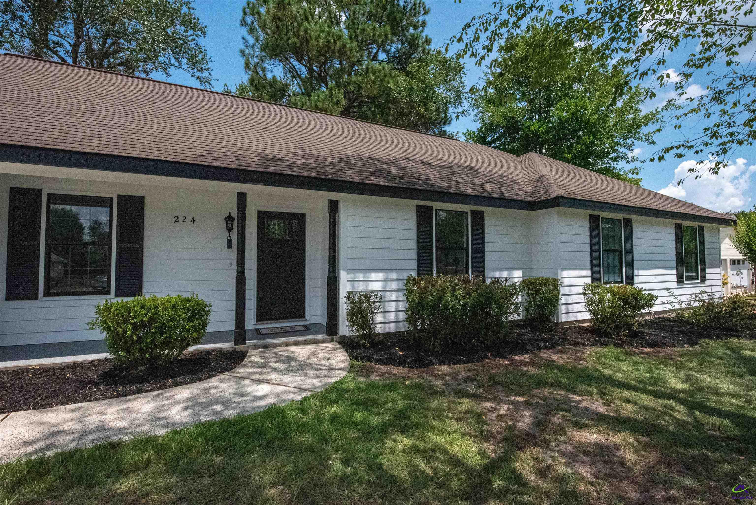 224 Crestwood Circle
