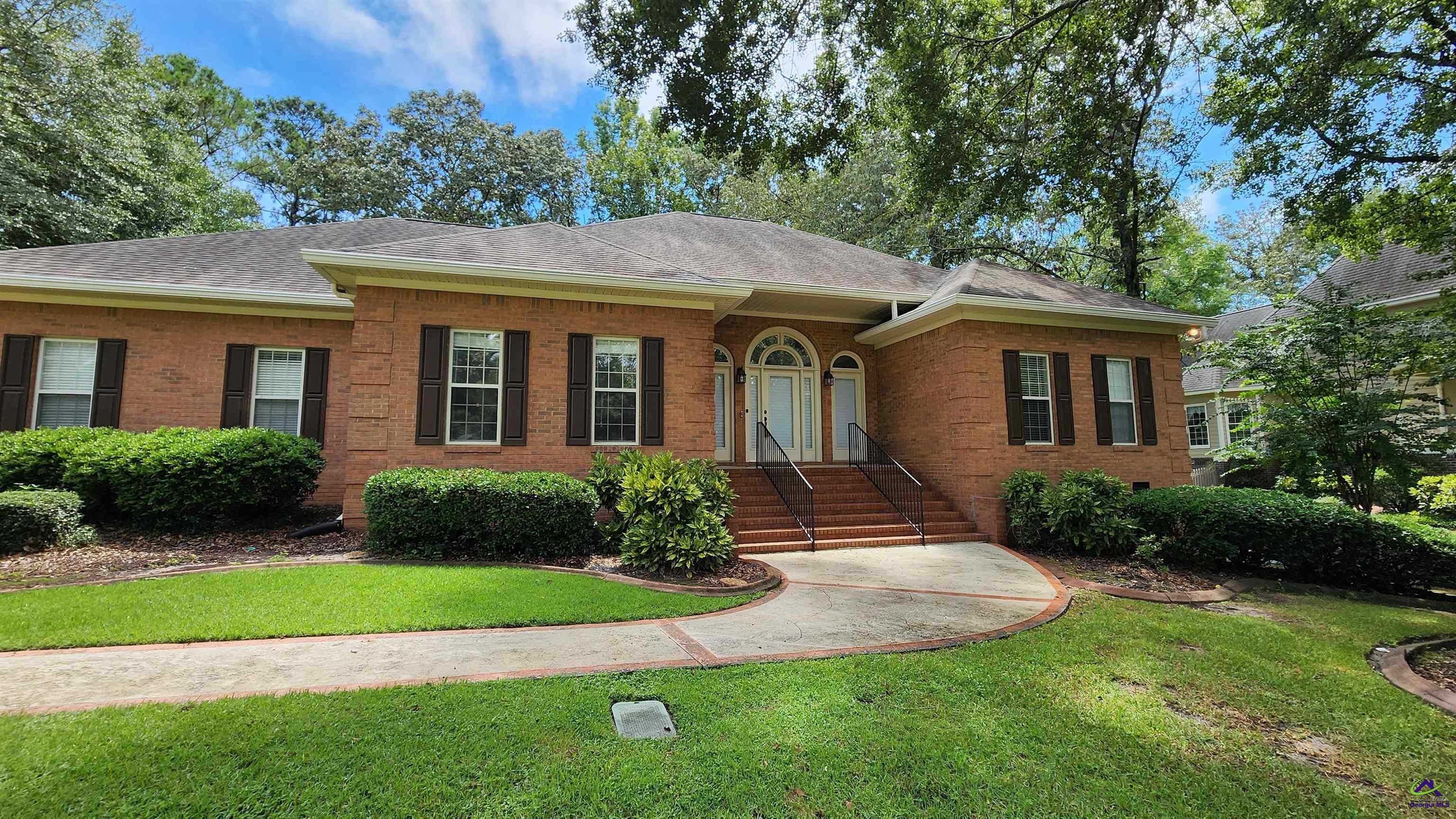 216 Falcon Crest
