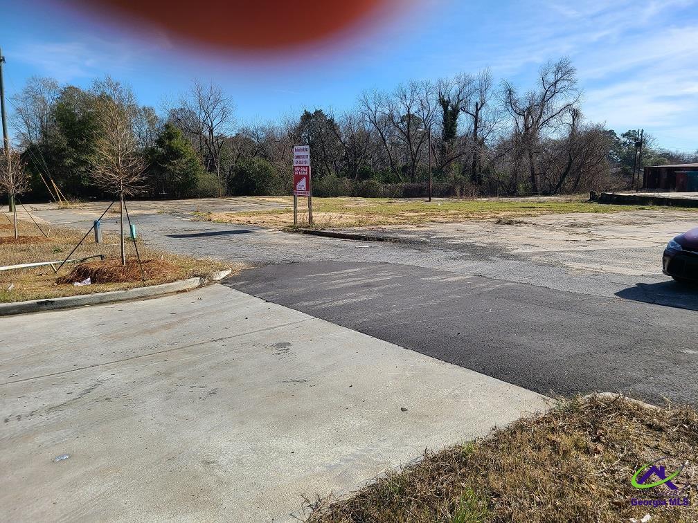 1353 Jeffersonville Rd