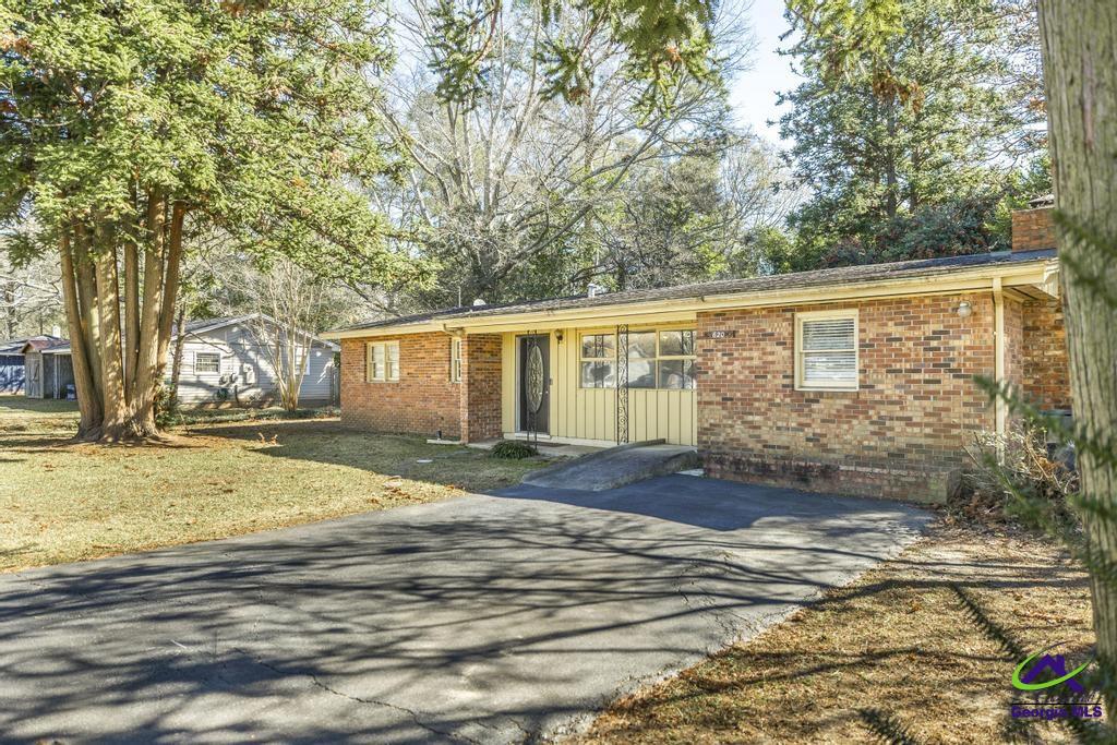 620 Pine Ridge Street