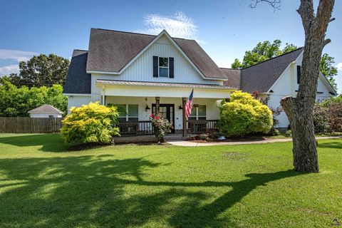 115 Lanier Loop Kathleen GA 31047