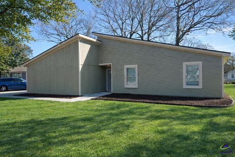 110 Eastlake Warner Robins GA 31093