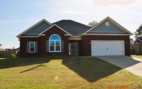 111 Hampton Meadows Dr. Bonaire GA 31005