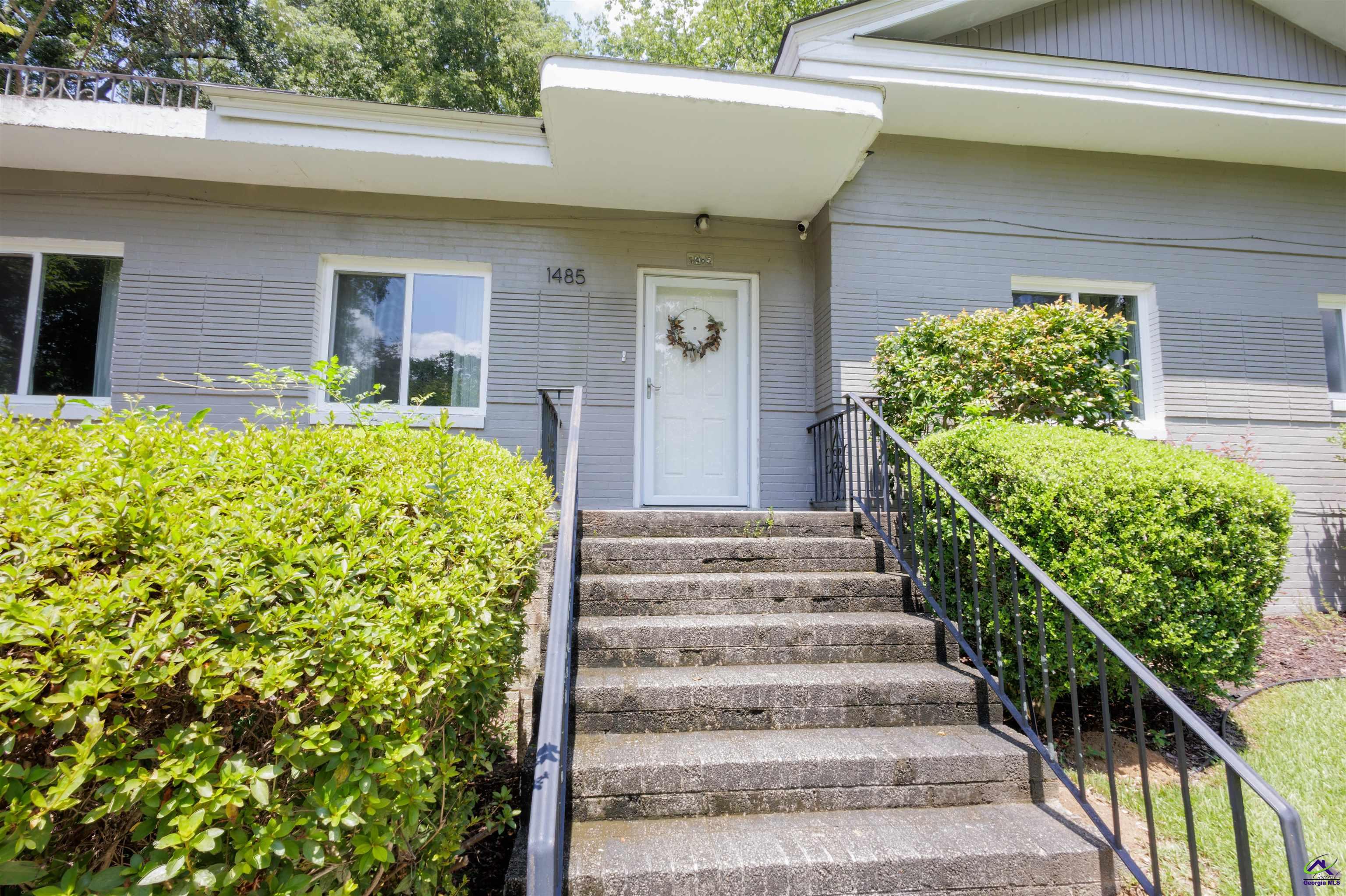 1485 lone oak Drive