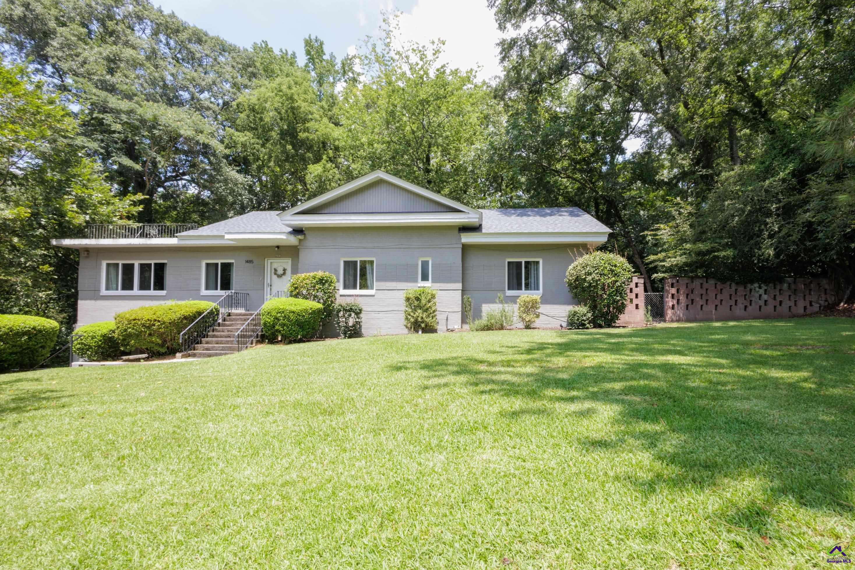 1485 lone oak Drive