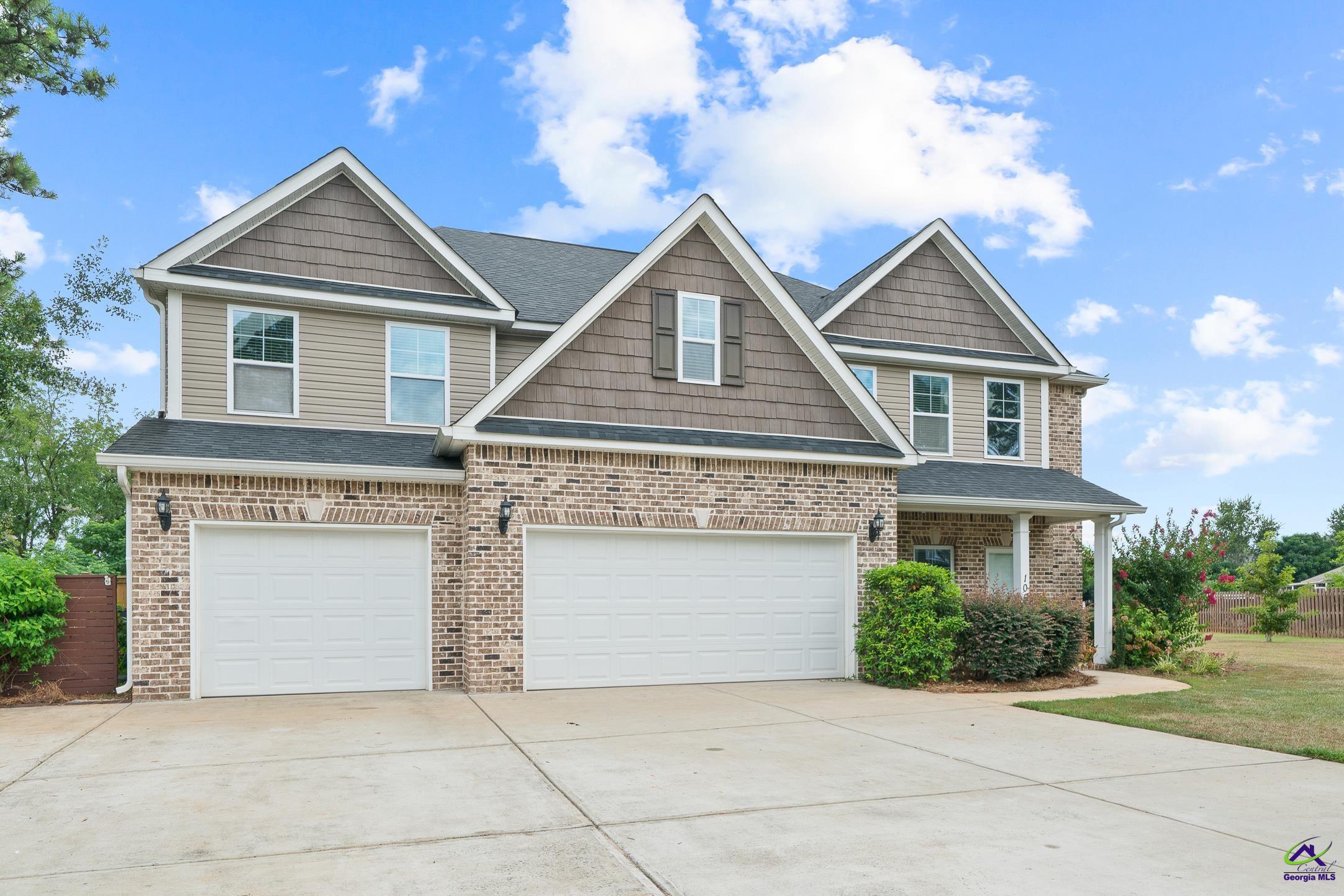 105 Grey Hawk Court