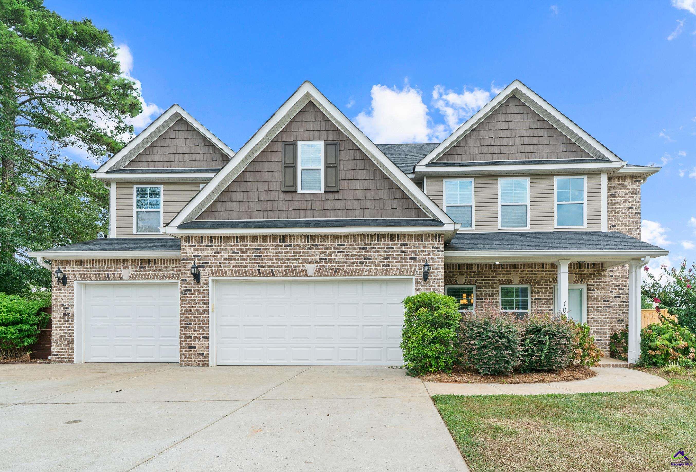 105 Grey Hawk Court