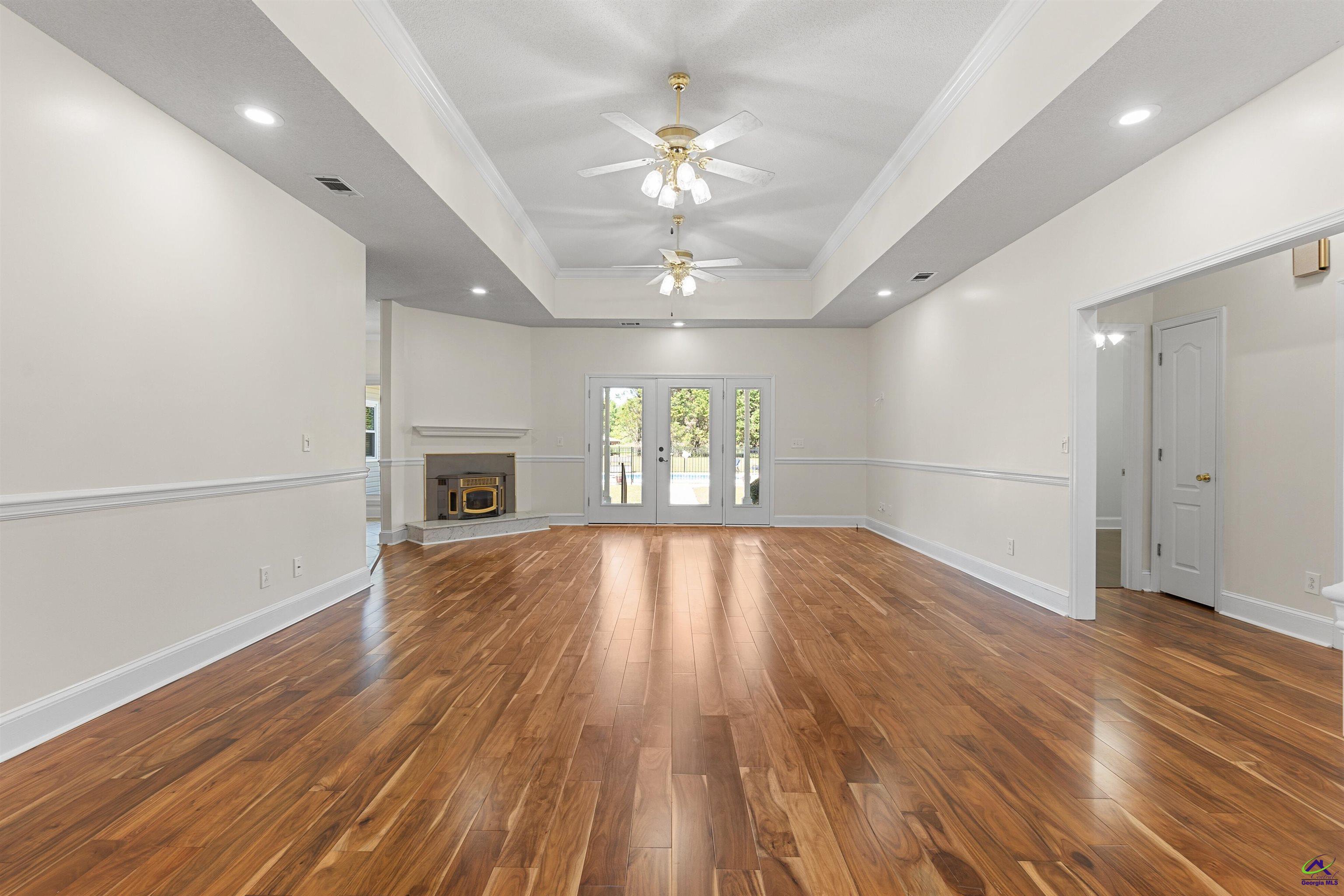 385 Hedge Row Drive