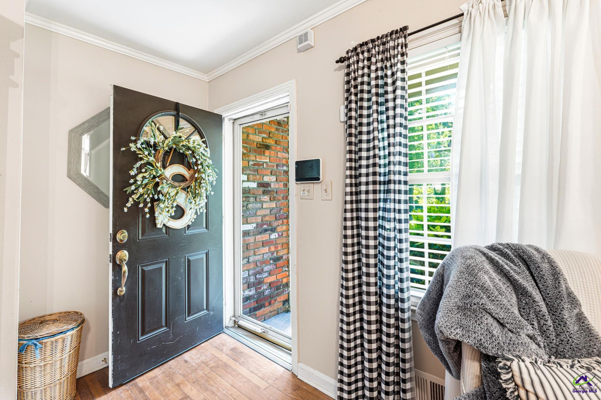 732 Valley Trail