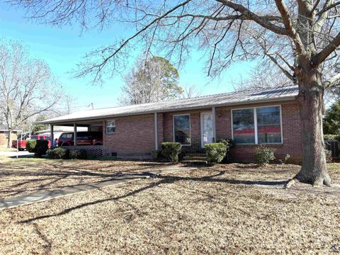 216 E Peter Street Cochran GA 31014