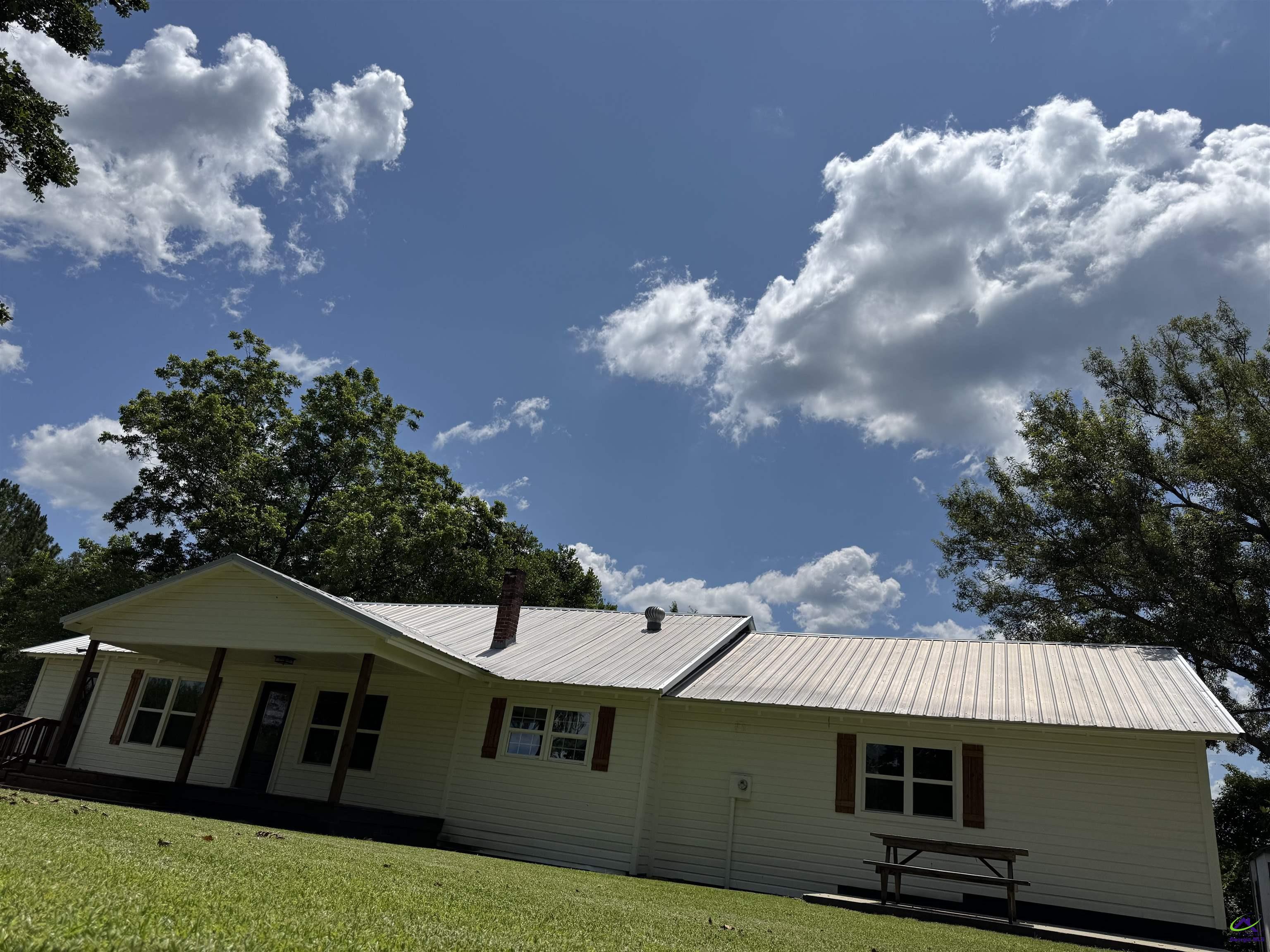 1533 W River Road