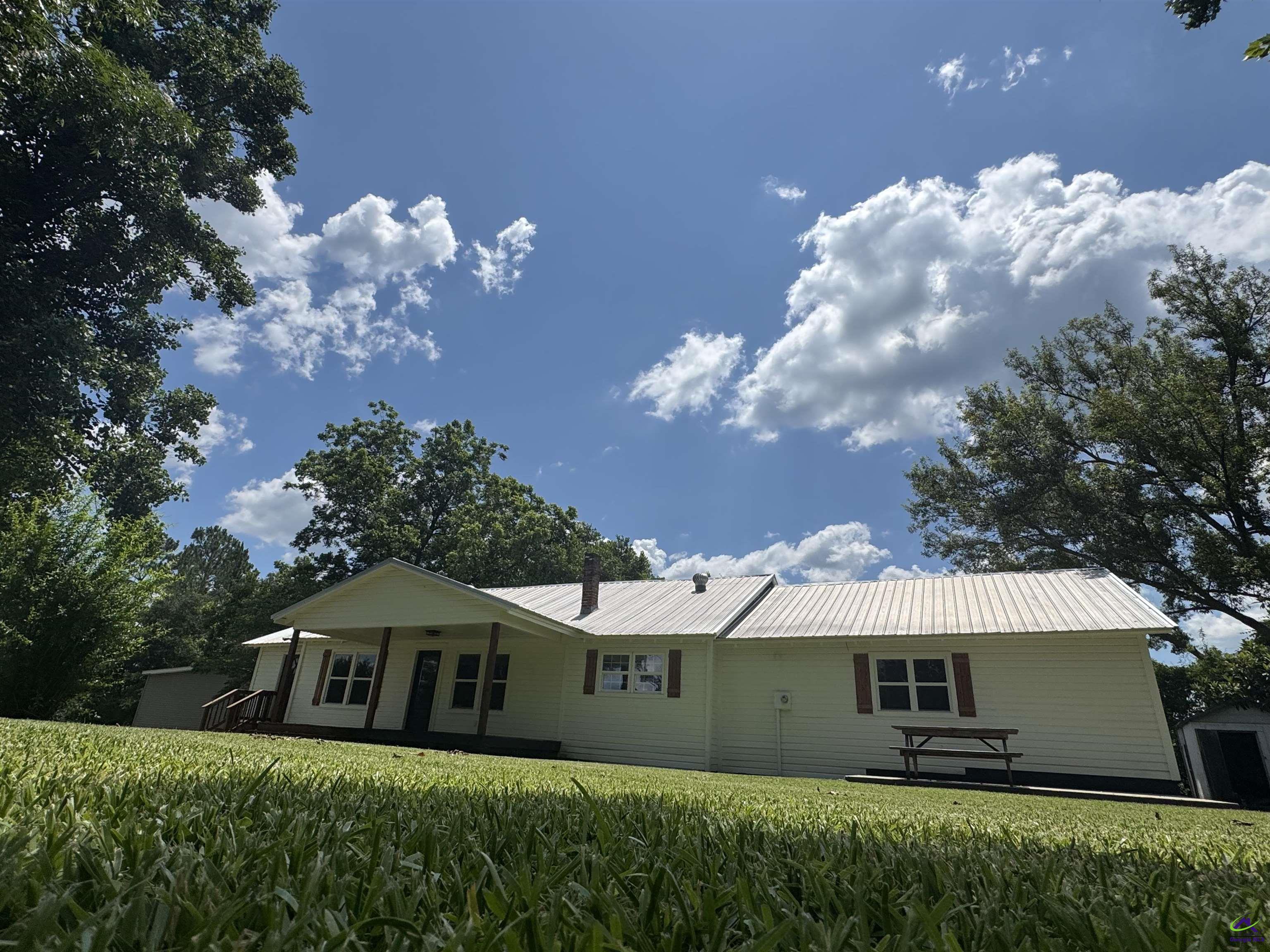 1533 W River Road