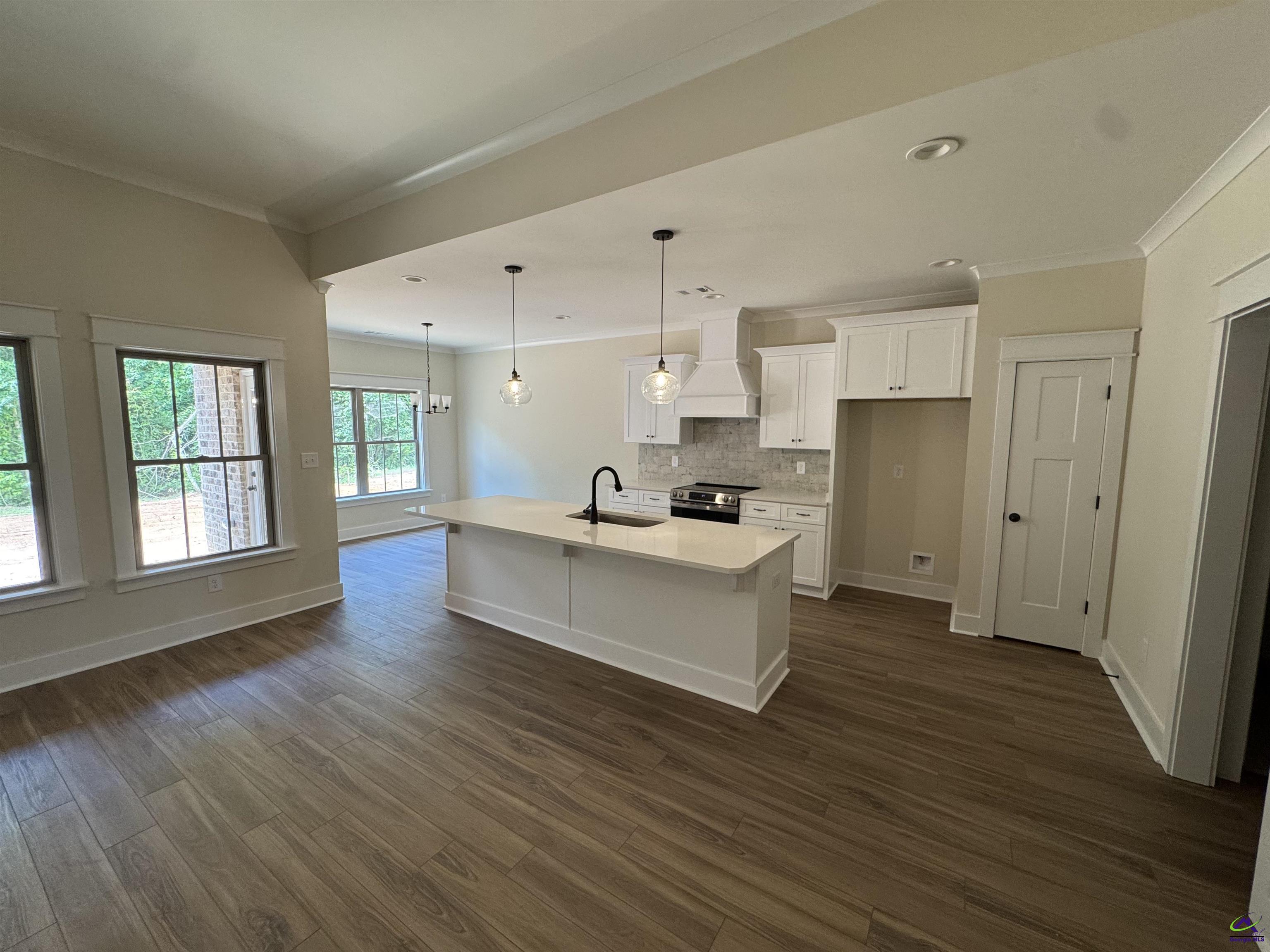213 Willowbrook Lane