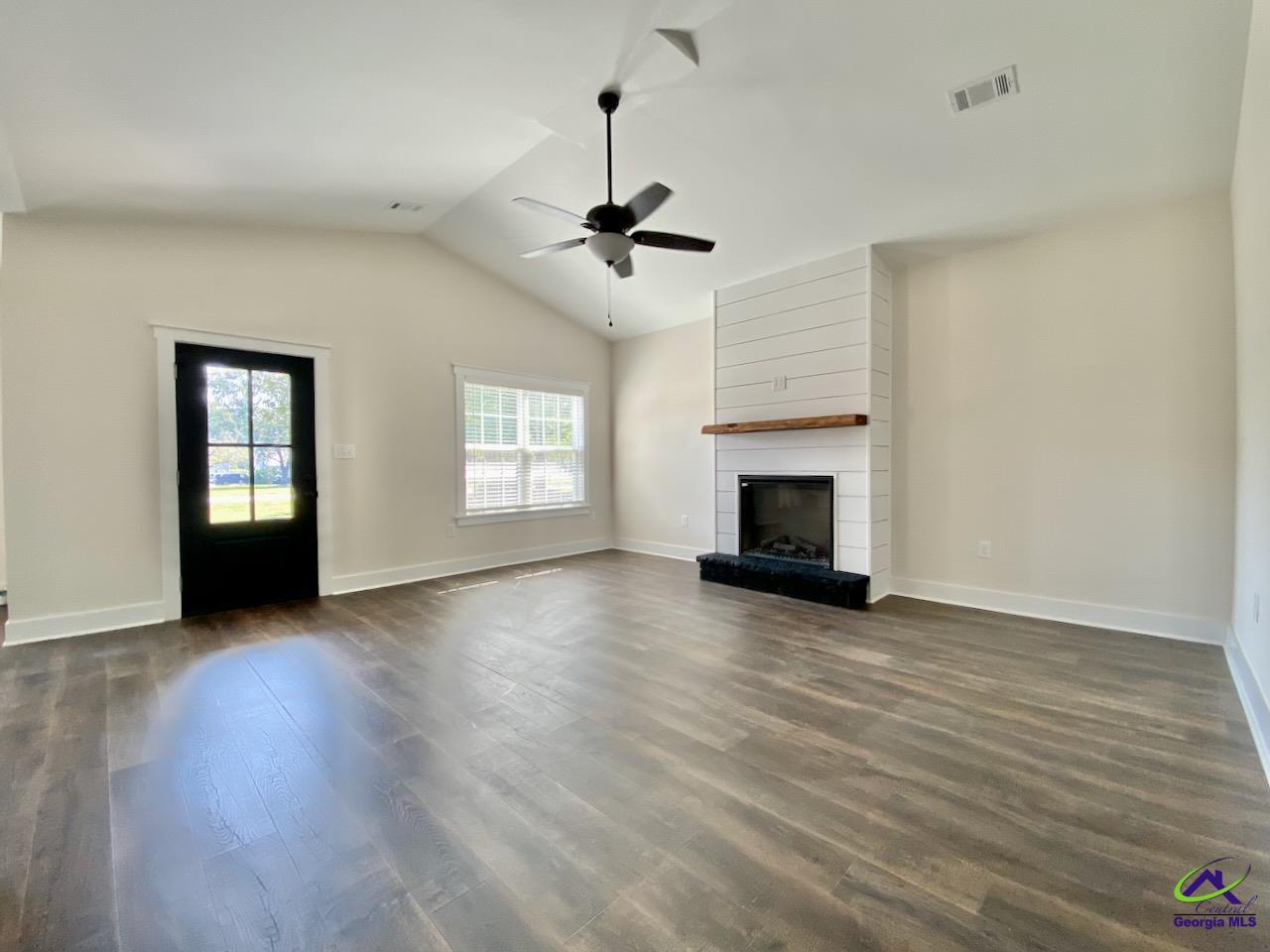 476 Walker Road