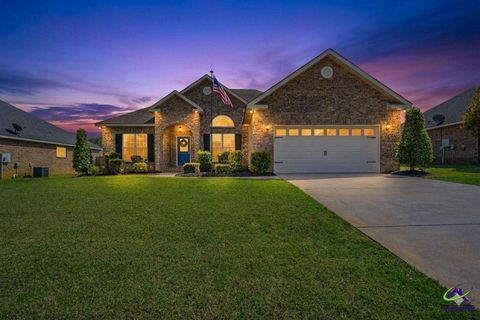 208 Hunts Landing Drive Kathleen GA 31047