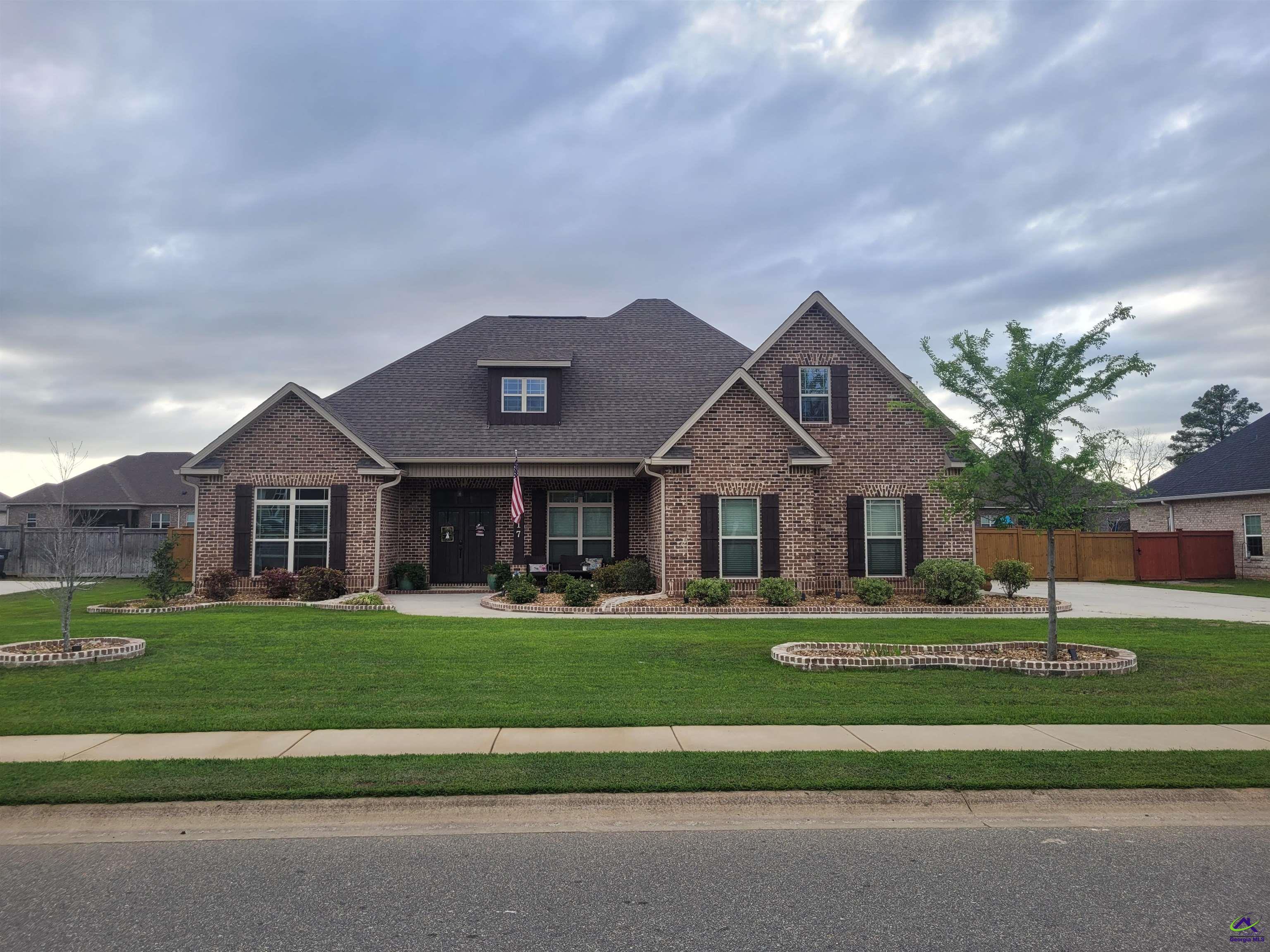 217 woodlands Blvd
