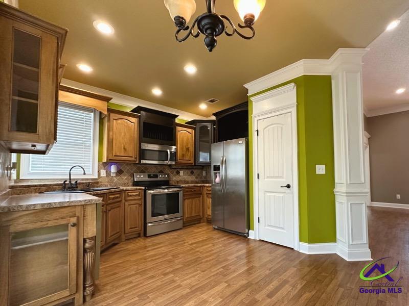 321 Manchester Lane