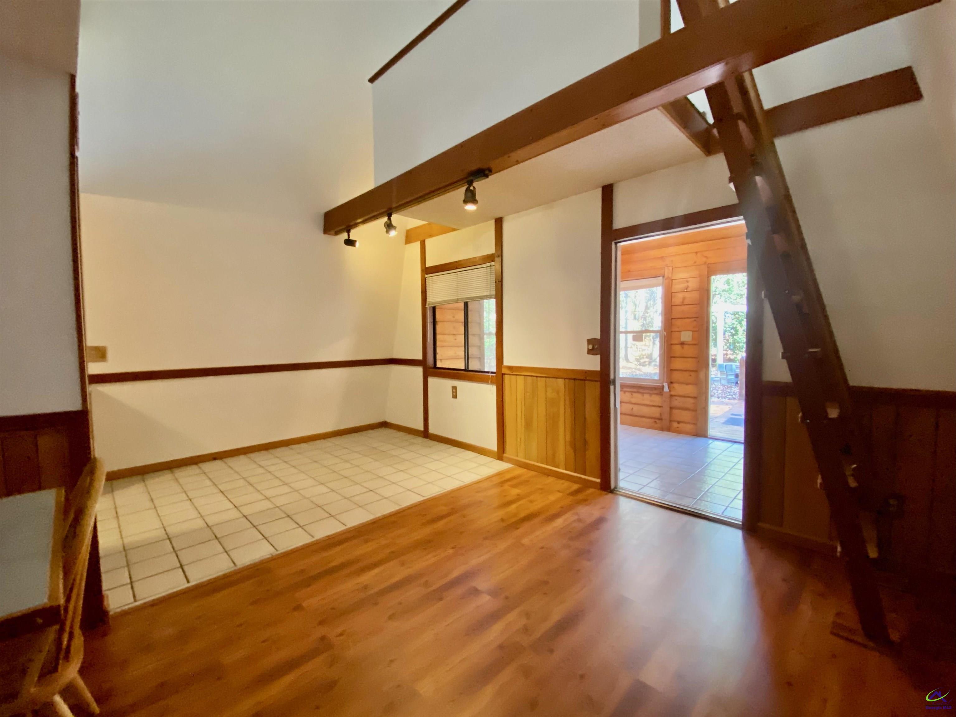 231 W Seminole Drive