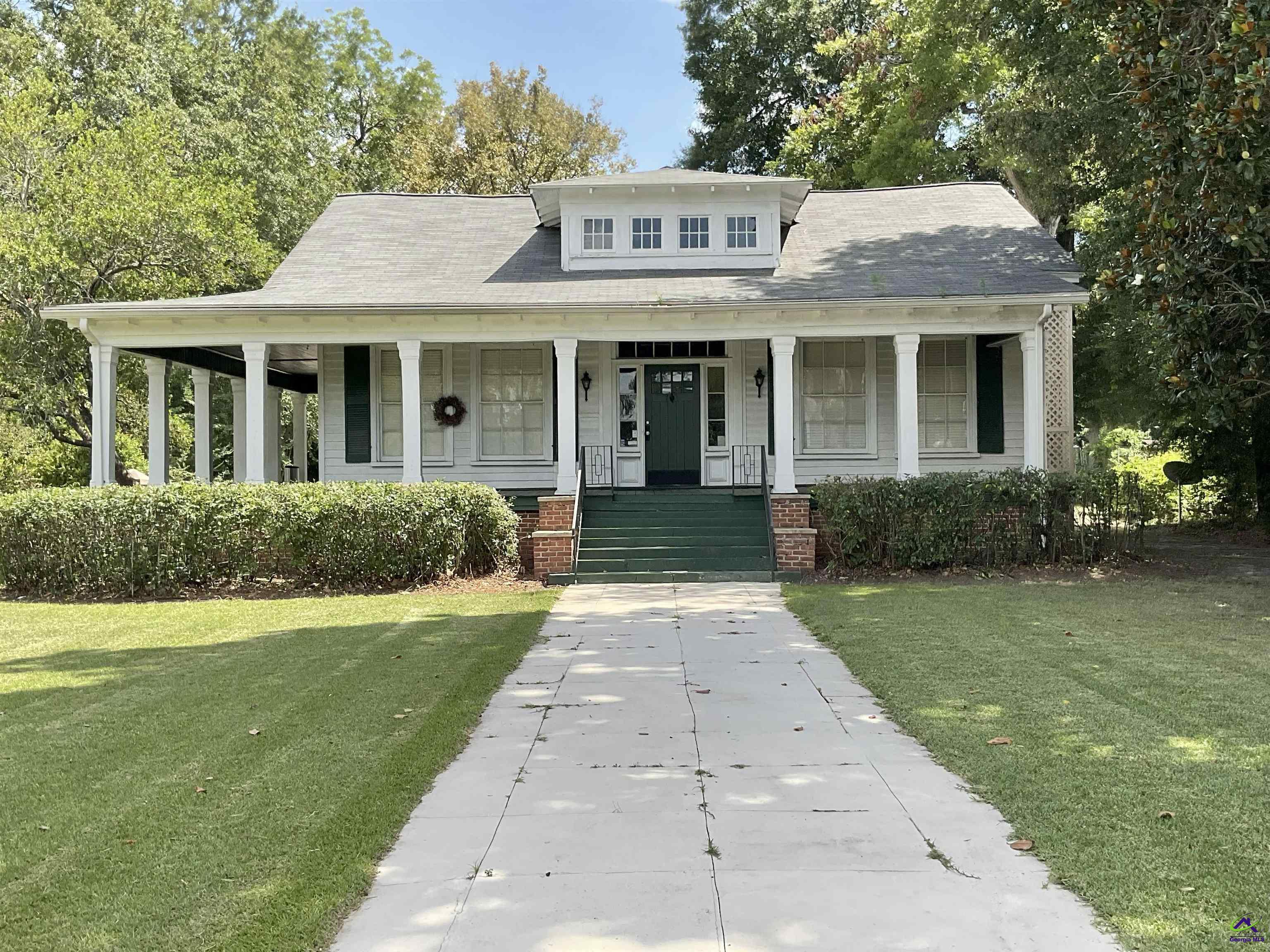 25 Merritt Street