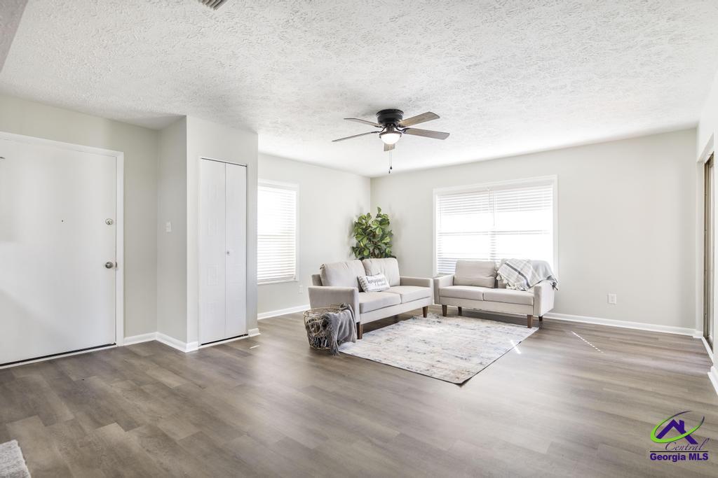 105 Westcliff Circle