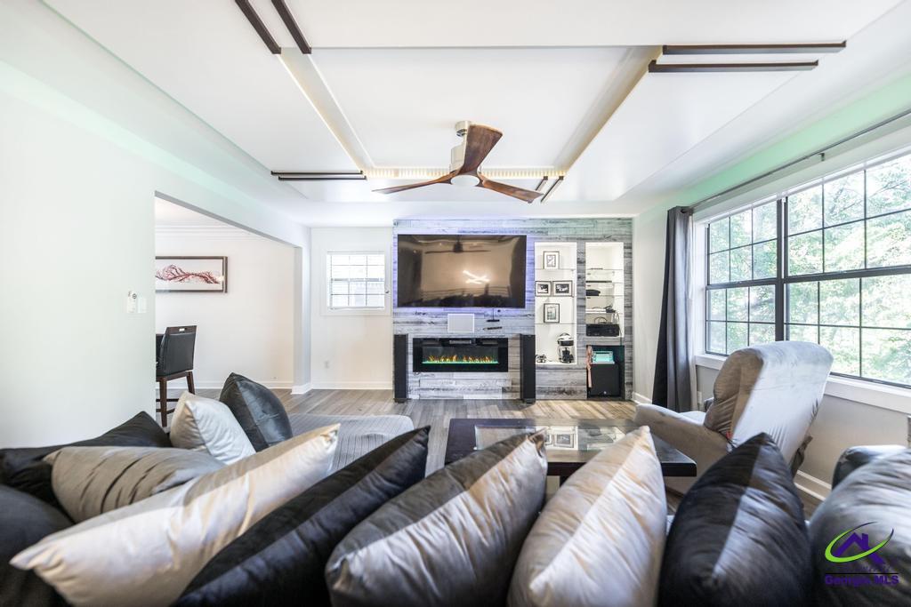 208 Lake Front Drive