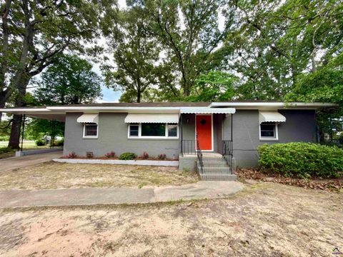 101 Sparta Street Warner Robins GA 31088