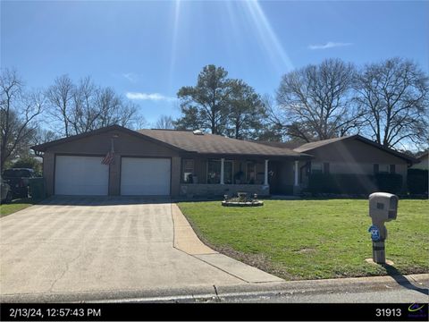 120 Foxfire Dr. Warner Robins GA 31093