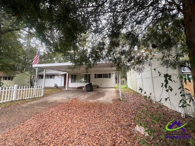 3935 Travis Boulevard